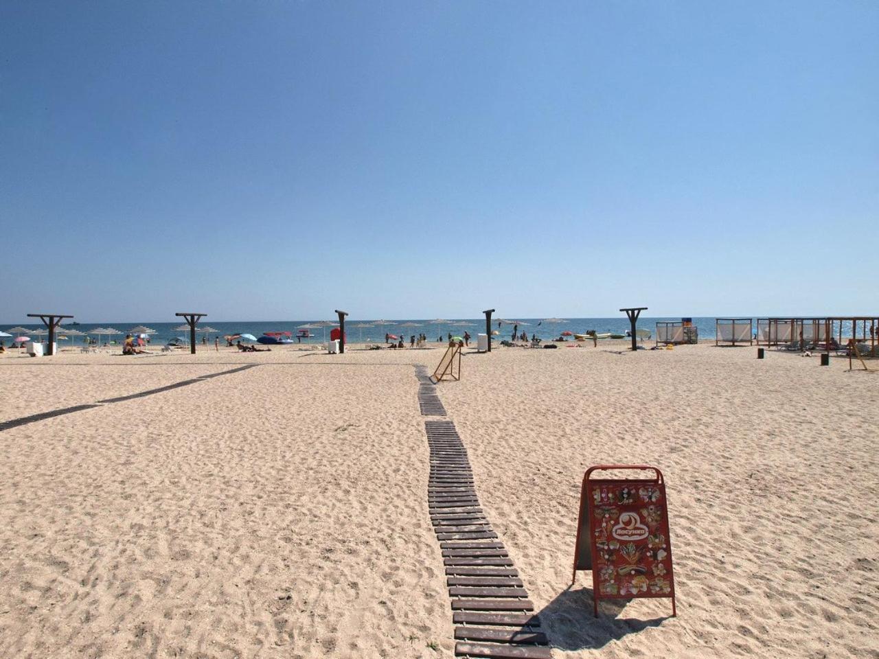 Hotel Пегас Zaliznyj Port Exteriér fotografie